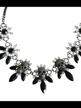 Vaulted Skull & Black Dahlia Crystal Statement Necklace 🖤